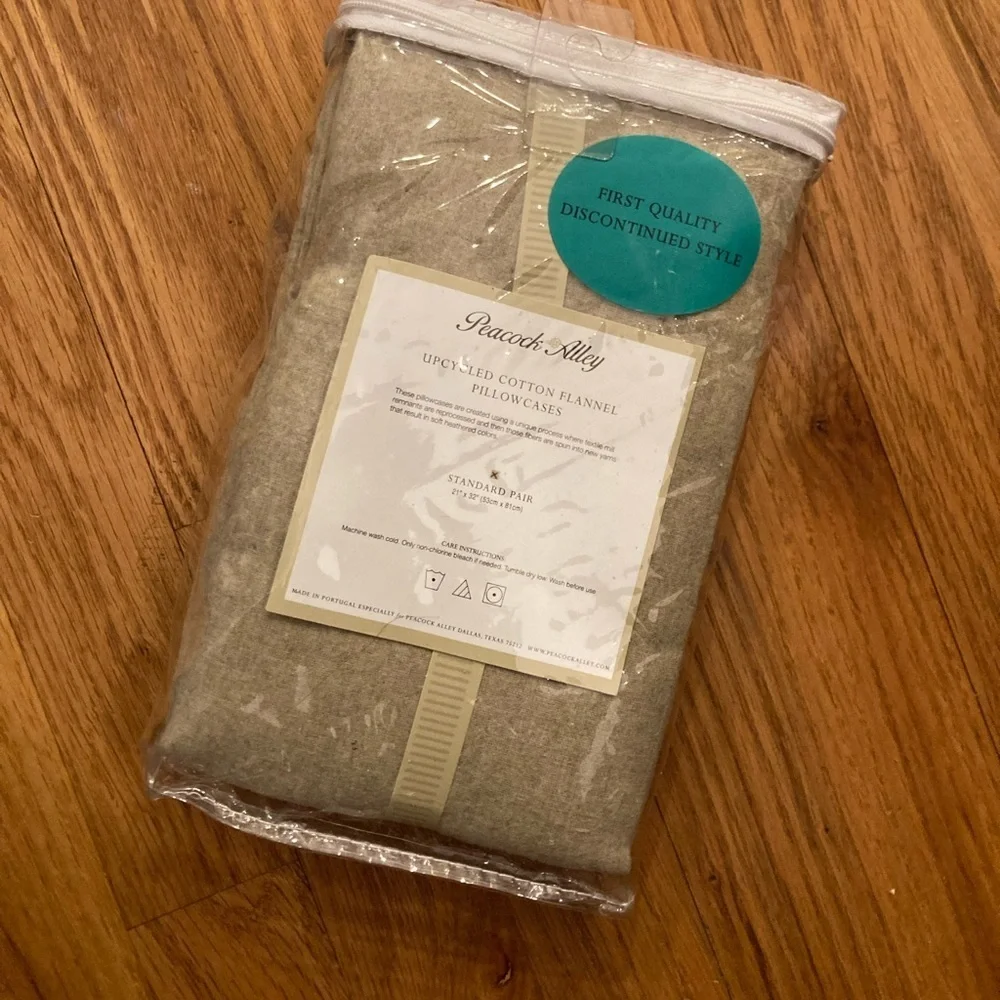 PEACOCK ALLEY Flannel Pillowcases olive Tan- Std NIP